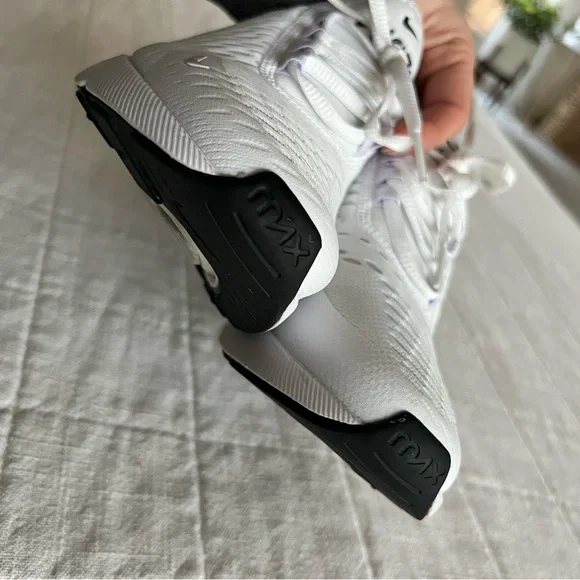 NIKE Air Max 270 youth 4.5 or women’s 6 white /black - Picture 6 of 16